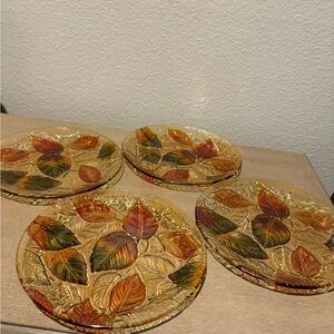 Decorative Leaf Pattern Glass Plates